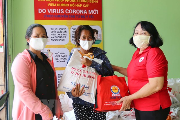 QUAN TÂM TỚI ĐỐI TƯỢNG DỄ BỊ TỔN THƯƠNG DO COVID-19